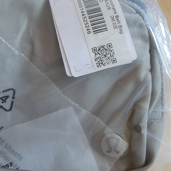 Lululemon | Everywhere Belt Bag - Silver Drop - Picture 4 of 6